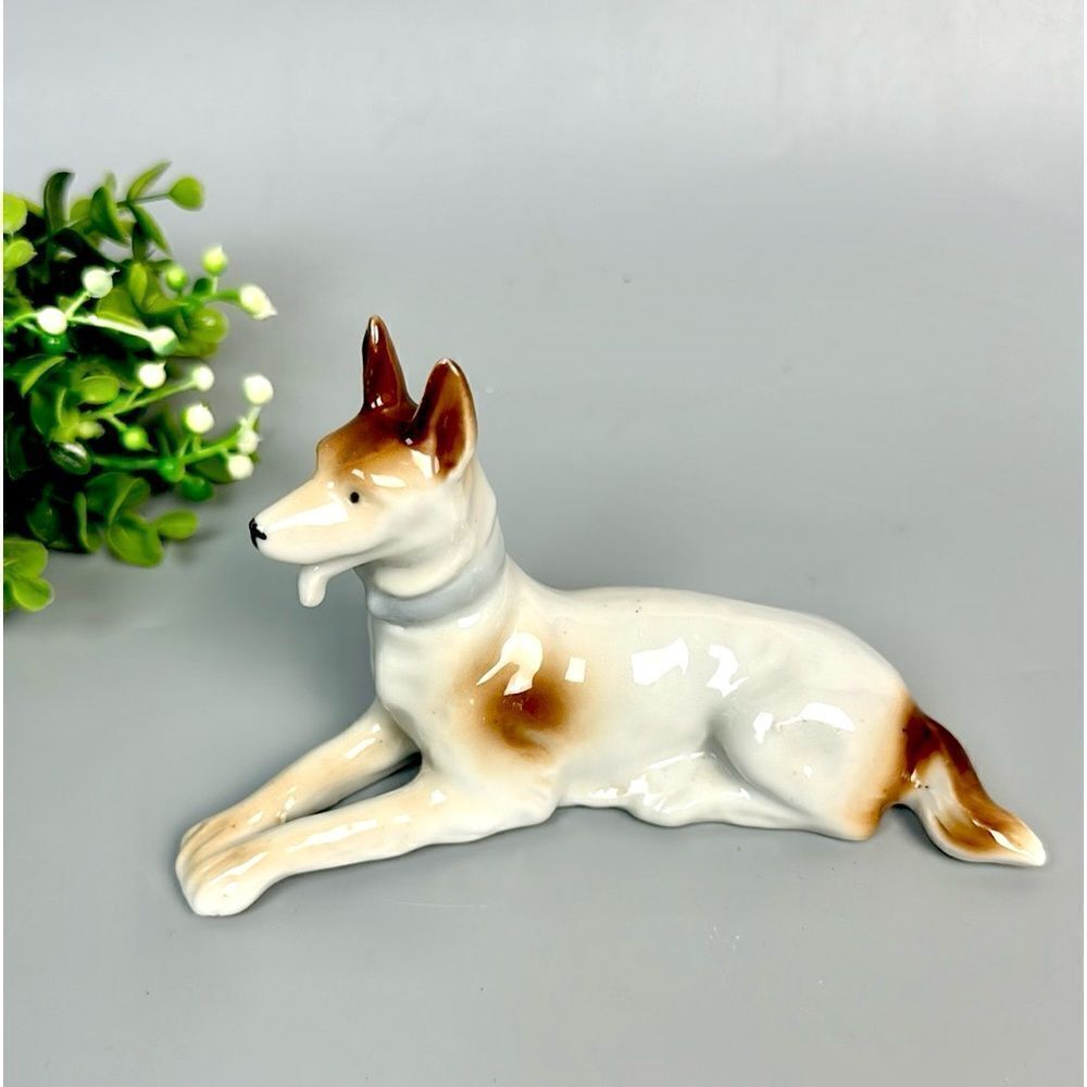 Vintage German Shepherd Dog Cream Brown Porcelain Dog Figurine Made In Japan